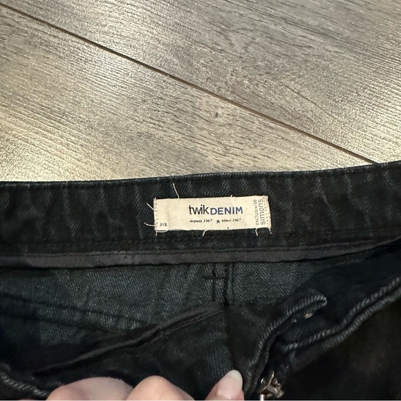 Twik jean skirt - Picture 2 of 3